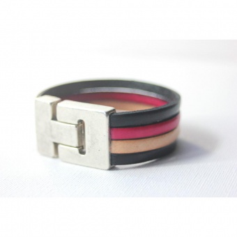 Bracelet manchette en cuir noir beige et rose