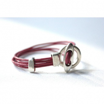 Bracelet cuir 4 cordons rose fushia fermoir toggle