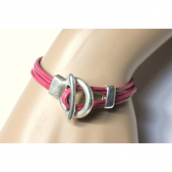 Bracelet cuir 4 cordons rose fushia fermoir toggle