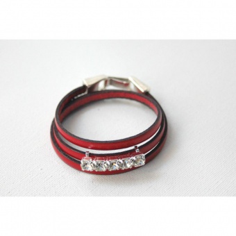 Bracelet manchette en cuir 3 tours rouge et strass