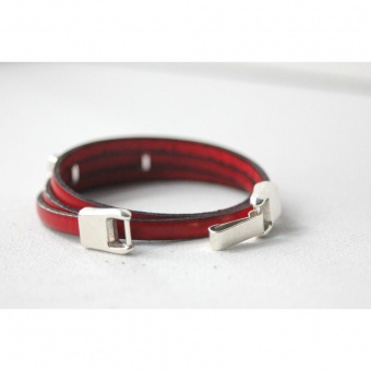 Bracelet manchette en cuir 3 tours rouge et strass