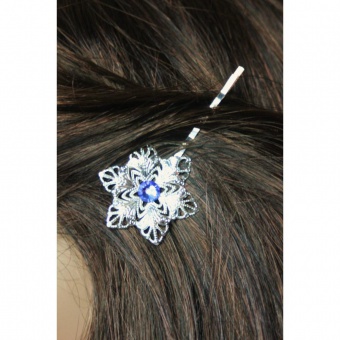 Barrette fleur filigrane étoile et swarovski bleu