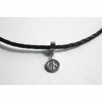 Collier cuir noir et acier pendentif peace & love