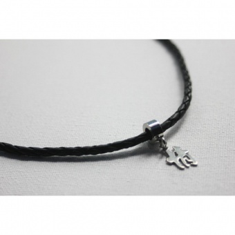 Collier cuir noir et acier pendentif chinois