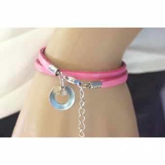 Bracelet en cuir rose et breloque rondelle acier