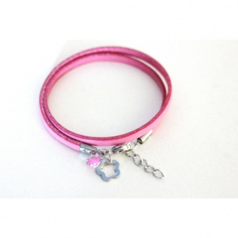 Bracelet en cuir rose et breloque fleur en acier