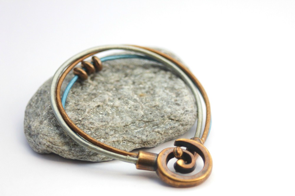 Bracelet cuir bronze bleu argent fermoir spirale