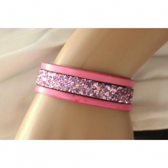 Bracelet manchette en cuir et paillettes rose 