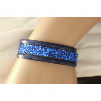 Bracelet manchette en cuir et paillettes bleu roi