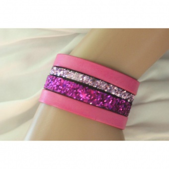 Bracelet manchette en cuir et paillettes rose