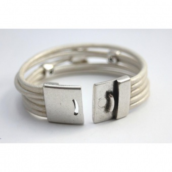 Bracelet manchette cuir blanc nacré étoile argent