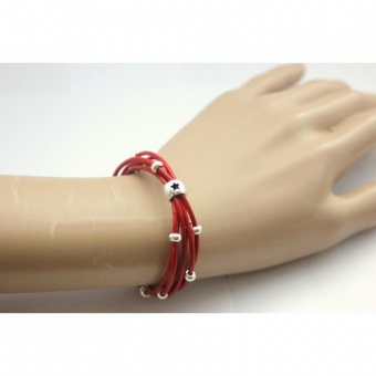 Bracelet en cuir rouge perles et étoiles métal
