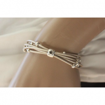 Bracelet cuir blanc nacré perles et étoiles métal