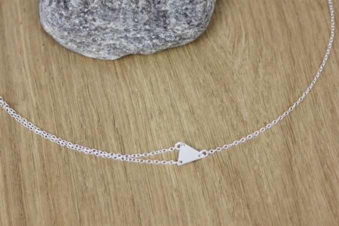 Collier argent massif asymétrique double chaine avec médaille triangle