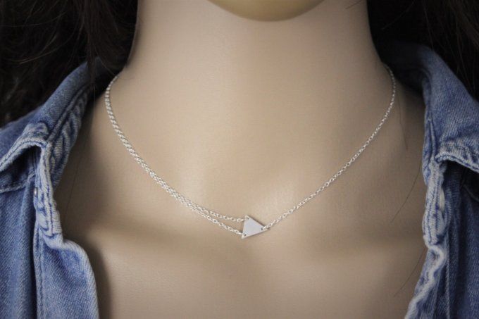 Collier argent massif asymétrique double chaine avec médaille triangle