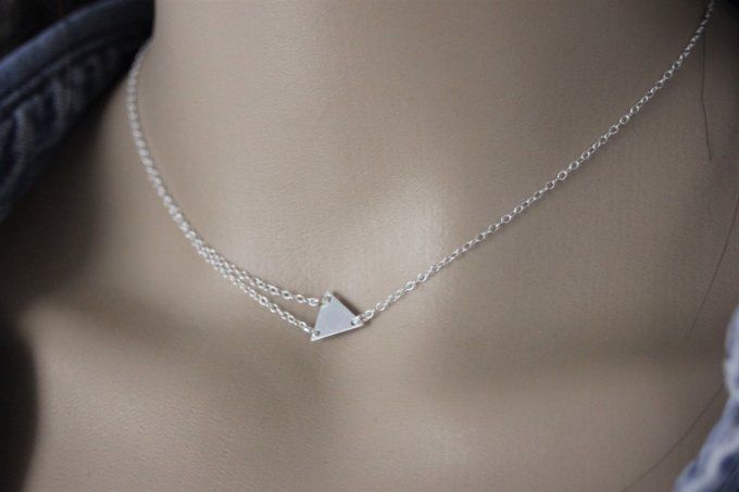 Collier argent massif asymétrique double chaine avec médaille triangle