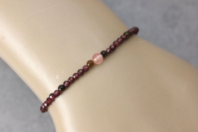 Bracelet perles grenat, oeil de tigre et quartz rose