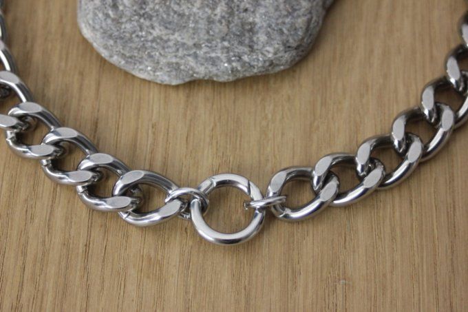 gros collier en acier