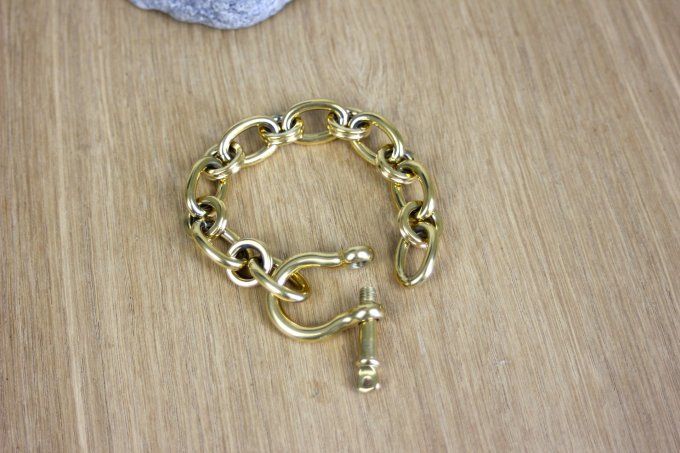 Bracelet en acier inoxydable doré gros maillons XL fermoir manille
