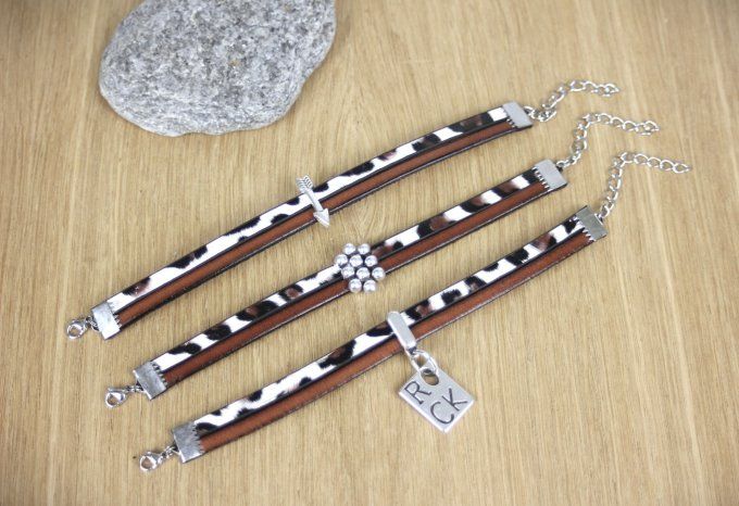 Bracelet en cuir marron et cuir léopard avec breloques