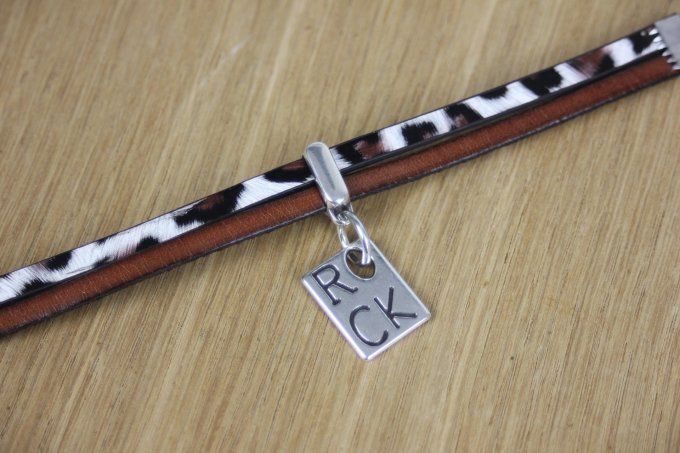 Bracelet en cuir marron et cuir léopard avec breloques Rock