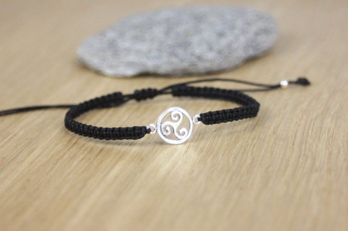 Bracelet cordon macramé noir symbole celtique triskèle en argent massif 925