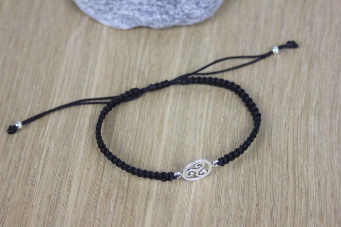 Bracelet cordon macramé noir symbole celtique triskèle en argent massif 925