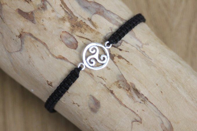Bracelet cordon macramé noir symbole celtique triskèle en argent massif 925