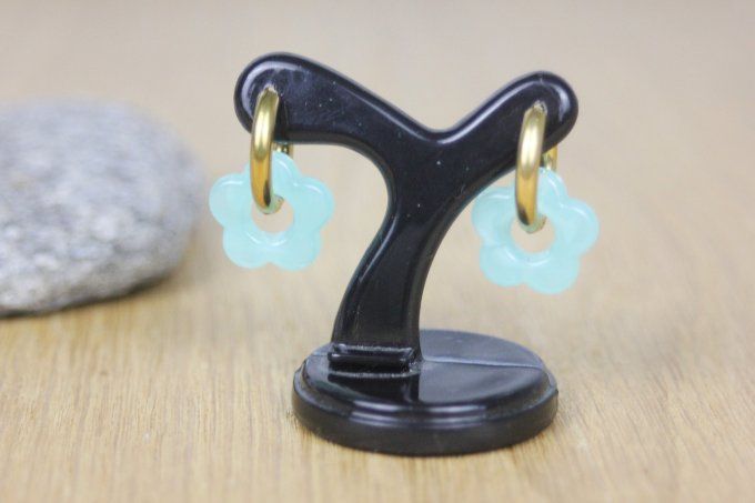 Créoles en acier inoxydable doré et breloque fleurs aqua