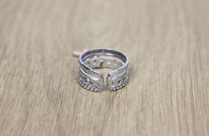 Bague ajustable acier doré ou argenté et breloque ruban octobre rose