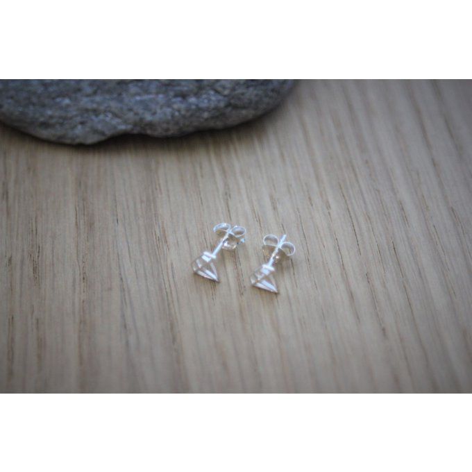 Boucles d'oreilles petit diamant en argent massif