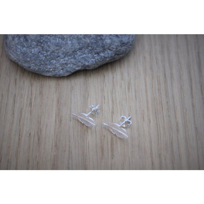 Boucles d'oreilles minimalistes plumes en argent massif