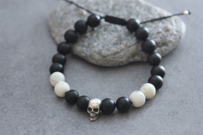 Bracelet perles onyx mat, howlite blanche et tête de mort argent 925