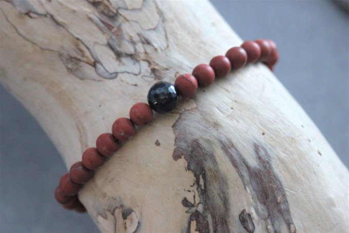 Bracelet perles jaspe rouge mat et onyx facettée