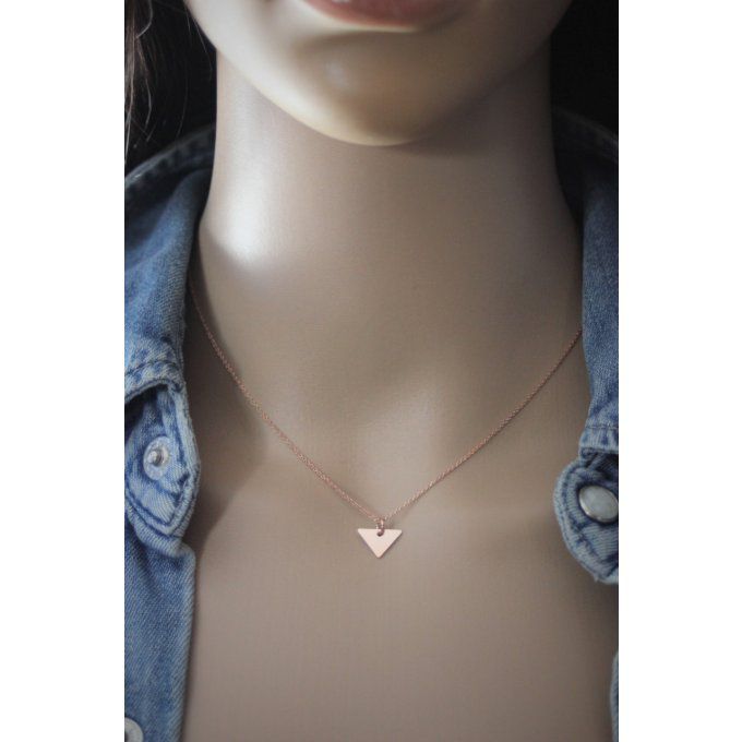 Collier or rose pendentif triangle