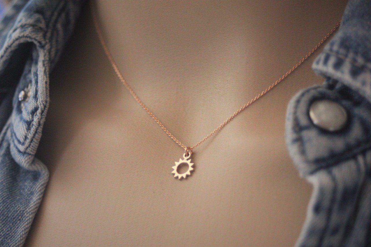 Collier or rose pendentif soleil - Emmafashionstyle