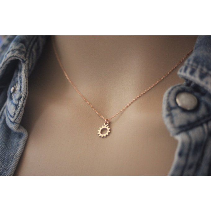 Collier or rose pendentif soleil