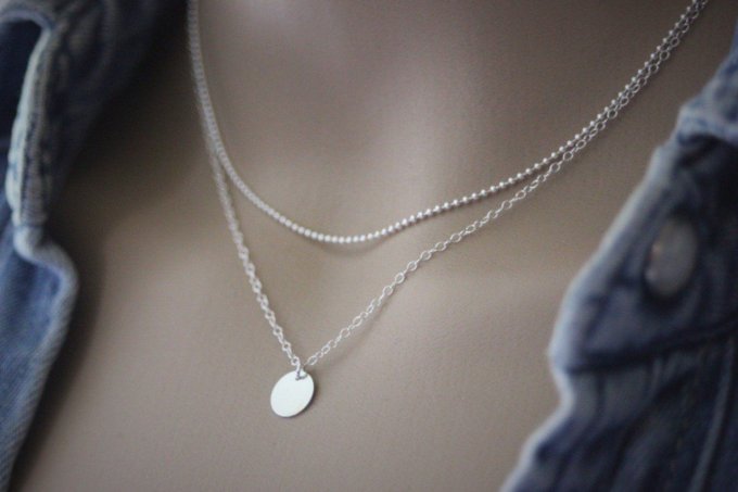 Collier multi-rangs en argent massif double chaine et pendentif médaille ronde à graver