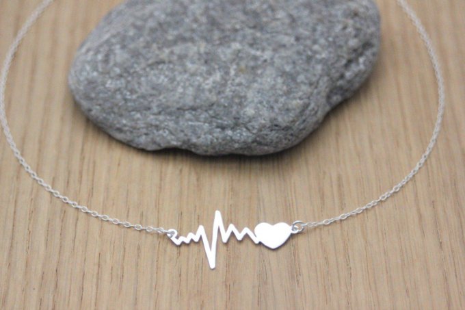 Collier argent massif pendentif ondes rythme cardiaque et coeur à graver