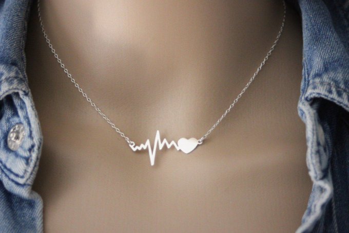 Collier argent massif pendentif ondes rythme cardiaque et coeur à graver