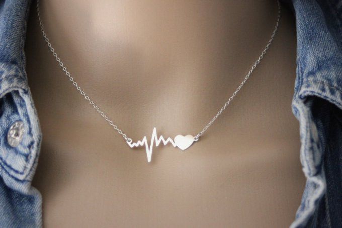 Collier argent massif pendentif ondes rythme cardiaque et coeur