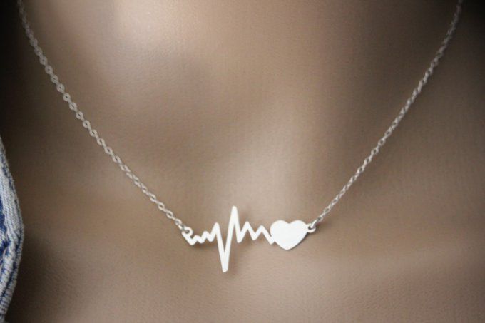 Collier argent massif pendentif ondes rythme cardiaque et coeur