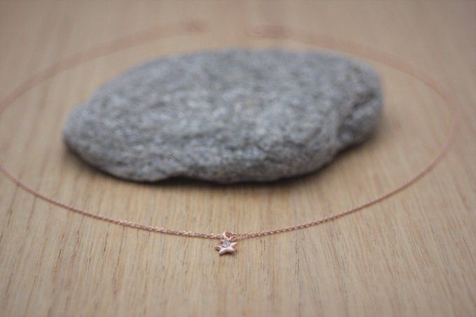 Collier or rose pendentif mini étoile avec strass swarovski