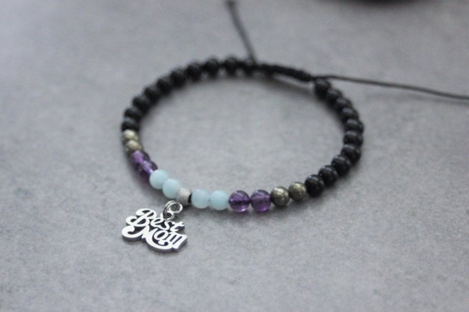 Bracelet perles onyx, améthyste, amazonite, pyrite et breloque Best Mom en acier