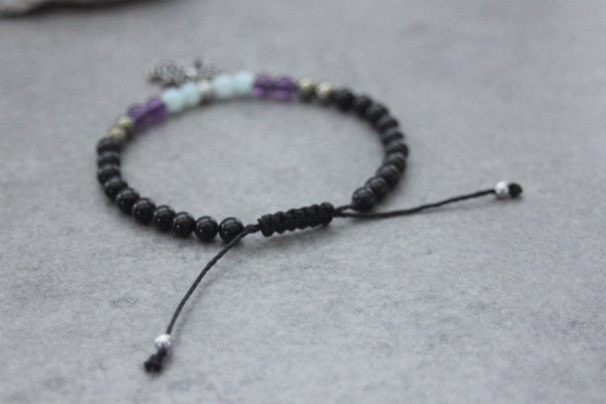 Bracelet perles onyx, améthyste, amazonite, pyrite et breloque Best Mom en acier