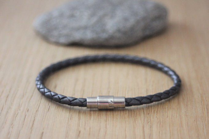 Bracelet en cuir gris tressé fermoir acier