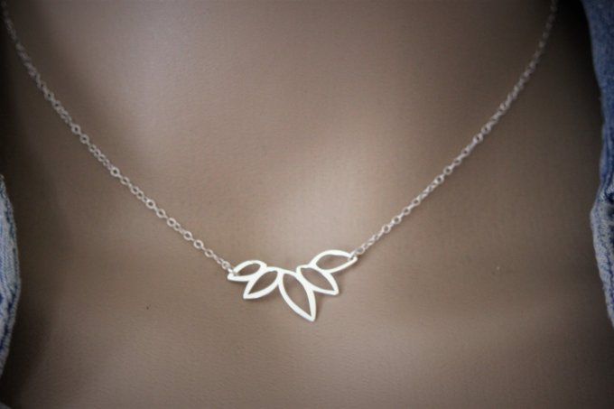 Collier argent massif pendentif feuilles asymétrique