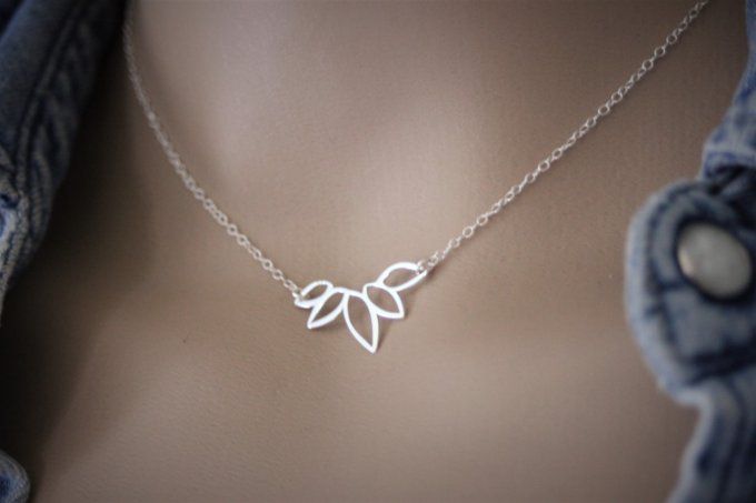 Collier argent massif pendentif feuilles asymétrique