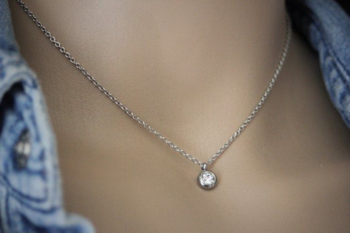 Collier acier pendentif style petit diamant