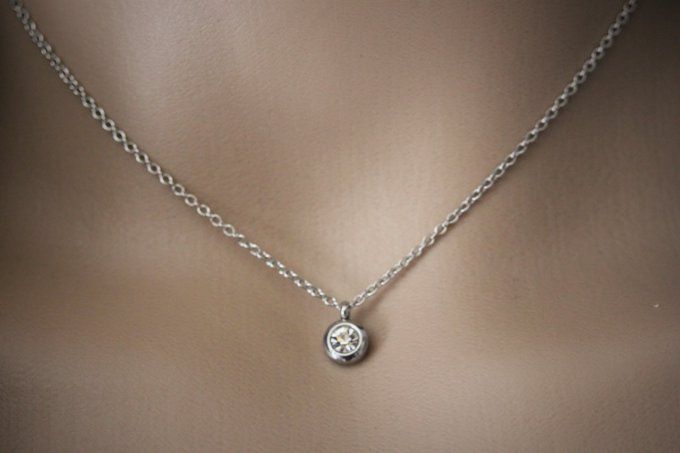 Collier acier pendentif style petit diamant